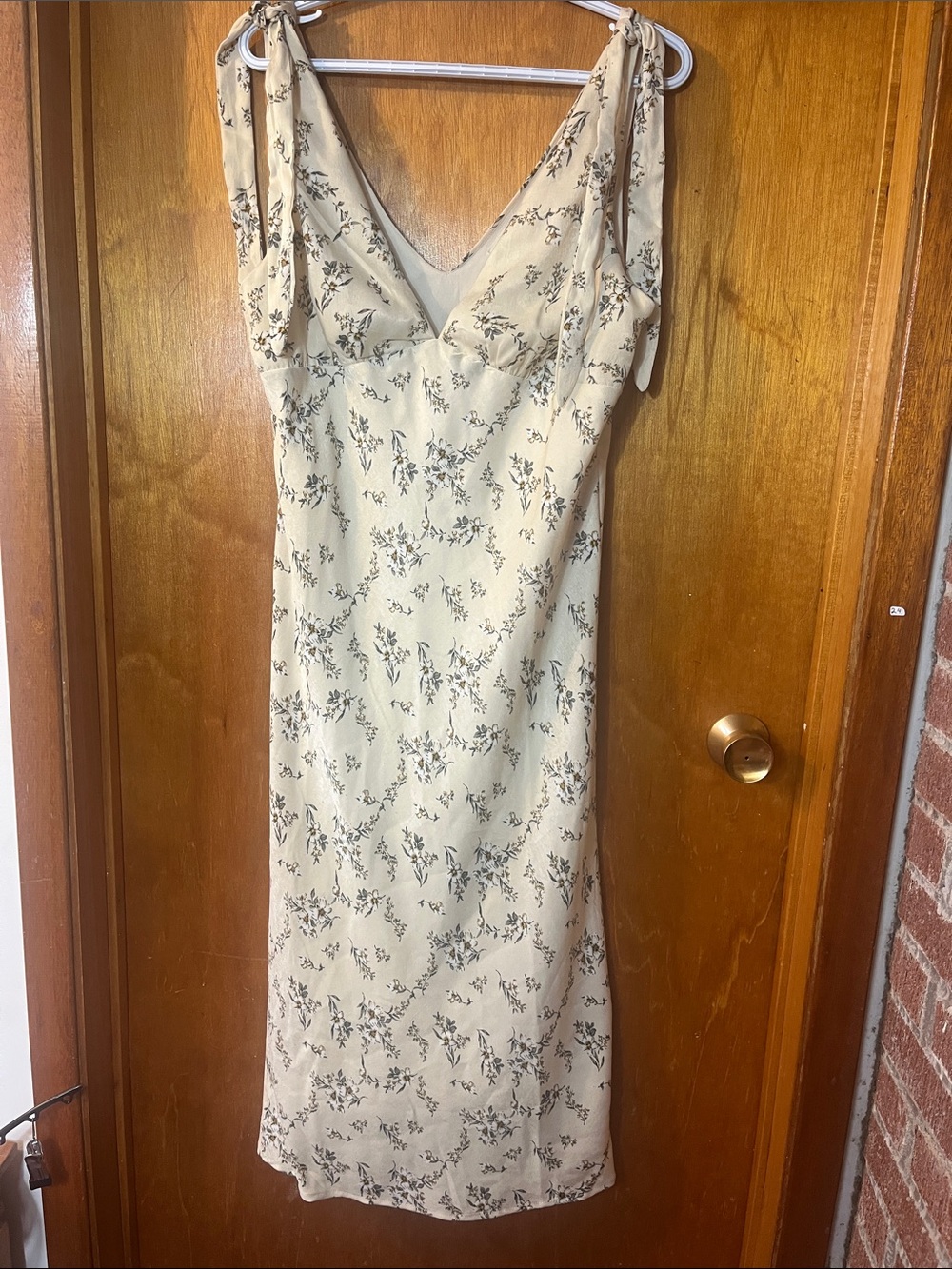 Woman’s Urban Outfitters Cream Floral Midi Slip Dress with Tie Straps Large